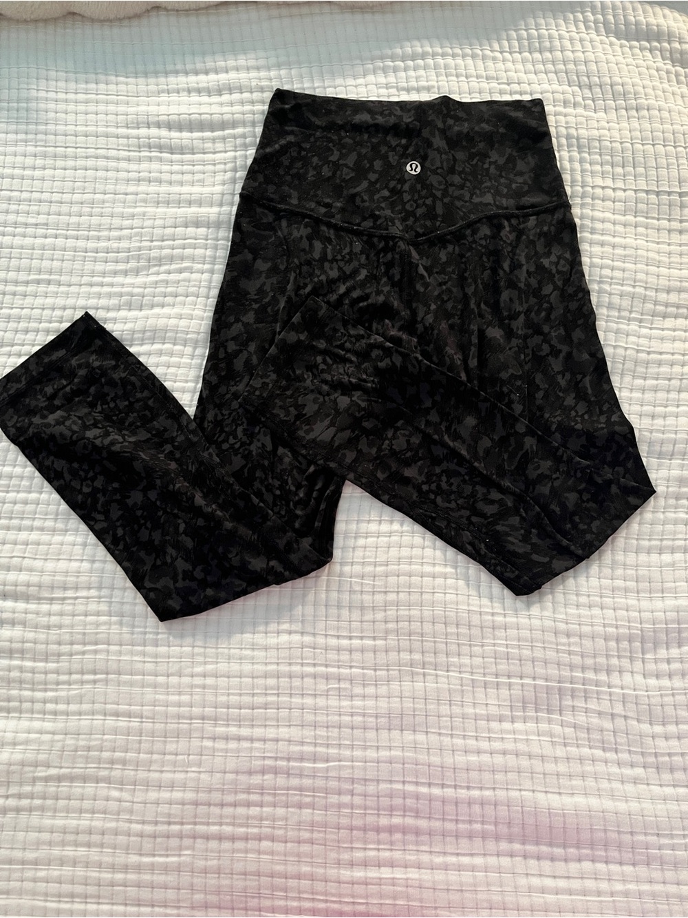 lululemon athletica Black and Grey leopard print Align leggings